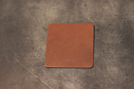 【minca】栃木レザーのコースター4枚セット  自宅、オフィス、キャンプシーンでのカフェタイムに/チョコ　667【日用品 人気 おすすめ 】