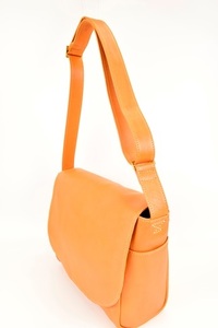 【minca】栃木レザーのショルダーバッグ01M 斜め掛け A4サイズ ソフトな手触り/Shoulder bag 01/M/キャメル　538【かばん ファッション 人気 おすすめ 】