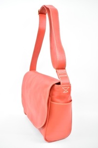 【minca】栃木レザーのショルダーバッグ01M 斜め掛け A4サイズ ソフトな手触り/Shoulder bag 01/M/レッド　538【かばん ファッション 人気 おすすめ 】