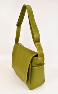【minca】栃木レザーのショルダーバッグ01M 斜め掛け A4サイズ ソフトな手触り/Shoulder bag 01/M/オリーブ　538【かばん ファッション 人気 おすすめ 】