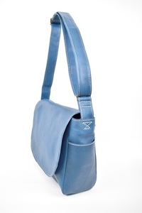 【minca】栃木レザーのショルダーバッグ01M 斜め掛け A4サイズ ソフトな手触り/Shoulder bag 01/M/ブルー　538【かばん ファッション 人気 おすすめ 】