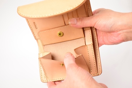 【minca】栃木レザーの三つ折り財布 ミドルサイズ ハンドステッチ滑らかな手触り/Middle wallet 01/ブルー 518【雑貨 ファッション 人気 おすすめ 】