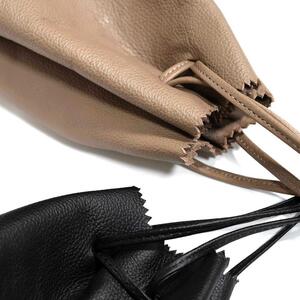 【レザー巾着】Drawstring bag カラー：Black【かばん ファッション 人気 おすすめ 】