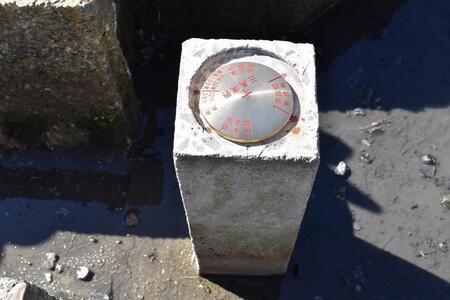 全国唯一 平地の三県境(栃木県・群馬県・埼玉県)プレート (レプリカ:メッキ加工なし)【雑貨 日用品 人気 おすすめ 】