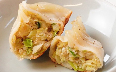 佐野ブランド認証品 らーめん大金の国産野菜がギュッと詰まった大ぶりの手作り冷凍餃子　12粒×2パック_惣菜・加工品 餃子  ぎょうざ ギョウザ_【配送不可地域：離島・沖縄県】【1421597】