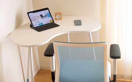 【&FREL】FS ビーンズテーブル 先端色 4色 幅92cm 奥行60cm 高さ 72cm インテリア 家具 机 1人用テーブル かわいらしい ワークデスク リビング学習机 作業台 疲れにくい 耐久性 メタリックブルー ※離島への配送不可