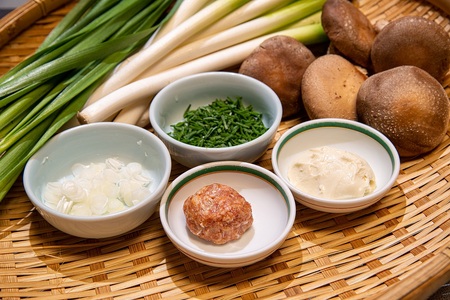 日本料理志ぶ家の 与一肉おやき