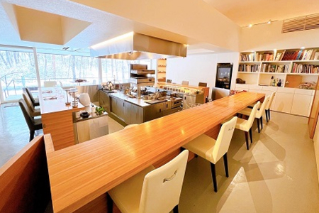 ムッシュー特製煮込み料理4種詰め合わせセット ns057-003 ビーフシチュー フリカッセ カレー 玉葱スープ 黒毛和牛 牛筋 コラーゲン レストラン お取り寄せ グルメ 惣菜 レトルト 詰め合わせ