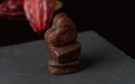 ビター＆スイート濃厚ガトーショコラ食べ比べセット【ハート型個包装10個入】