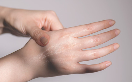 オサジ リトリートハンドマッサージセラム（ハンド美容液）2本セット