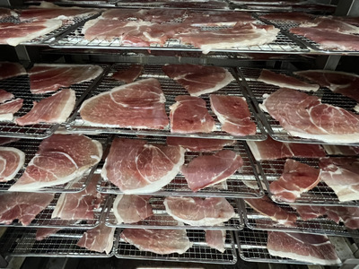 上ノ国ポークジャーキー（30g×3パック）　豚肉　ぶたにく　豚ジャーキー　BBQ　キャンプ　アウトドア　人気　美味しい　北海道産