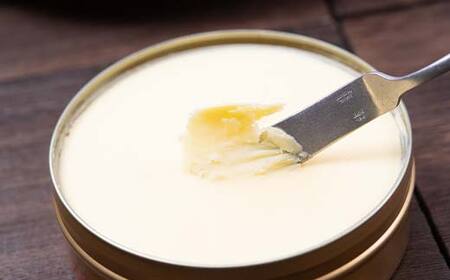 【神津牧場】ジャージー牛の濃厚ミルクで作った発酵バター225g×2缶セット F21K-493