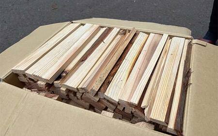 下仁田町針葉樹焚き付け薪セット約20kg（沖縄・離島除く全国）キャンプ・薪ストーブ利用可 F21K-662