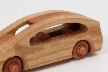 とんぼ工房手作り「木のくるま」｜木のおもちゃ 木製 無着色 車 自動車 男の子 女の子 誕生日 クリスマス プレゼント 幼児 玩具 お祝い ハンドメイド [0333]