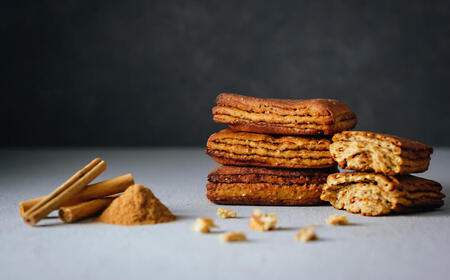 BASE BREAD シナモン　24袋  【11100-1289】