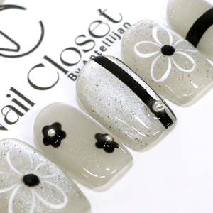 ネイルチップ　ミディアム【夜咲】Sサイズ　Antellijan大宮ネイルサロンのハンドメイド　M6-S　【11100-2143】