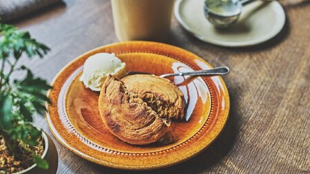 BASE BREAD 2種セット(ミニ食パン レーズン・さつまいも)　【11100-2271】