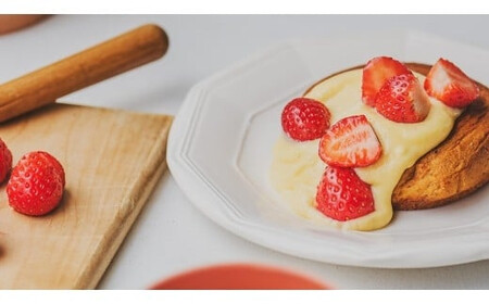 【定期便】〈3ヵ月定期便〉BASE BREAD 3種セット(ミニ食パン レーズン・さつまいも・ストロベリー)　 B35000018【11100-2276】