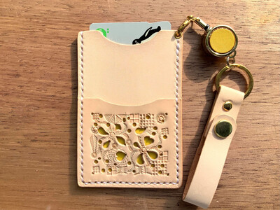 本革ICカードケース（障害のある人たちがつくるハートフルグッズ）【ピンク】