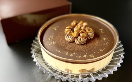 シルキーティラミス食べ比べセット（オリジナル1個・ストロベリー1個）　【11100-0214】