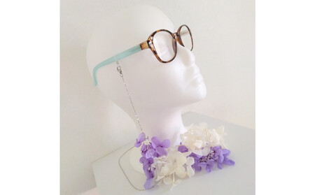 【小さなシェル猫】メガネチェーン　サージカルステンレス　アレルギー対応　白蝶貝　ネコモチーフ　天然石　プレゼント　ギフト　