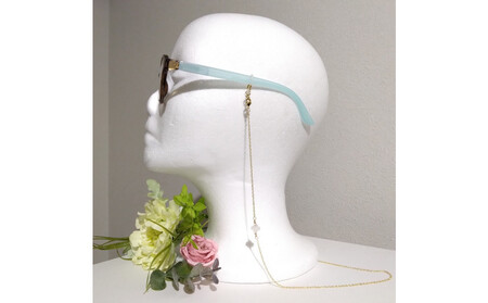 シェル　四つ葉　14KGF　メガネチェーン　フラワーモチーフ　　アレルギー対応　白蝶貝　天然石　シンプル　ギフト　