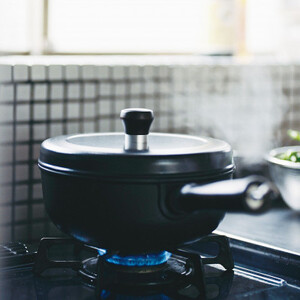 【ガス火専用】無水調理ができる片手鍋 アルミ鋳物鍋「味わい鍋」片手20cm 日本製【1137358】