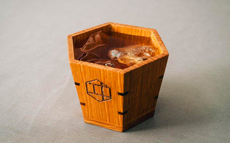 秩父市のウイスキー蒸溜所の熟成樽からつくられた六角枡 No.482