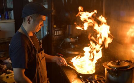 カレー ネゴンボ33で使えるお食事券 3,000円分 | カレー