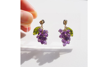ぶどうのピアス 天然石使用 アメジスト［巨峰］金属アレルギー対応 チタン製ピアス ハンドメイド No.530-04