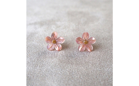 No.040-08 シェルのピアス 桜［ピンク］金属アレルギー対応 チタン製ピアス ハンドメイド