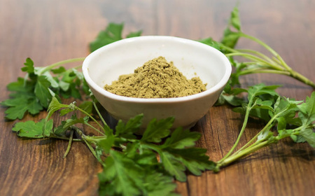 新芽よもぎ粉末150g入り　よもじお　クロロフィル　ダイエット　デトックス　ビタミンK　食物繊維　カリウム　ビタミン　国産　自生よもぎ使用　送料無料 No.053