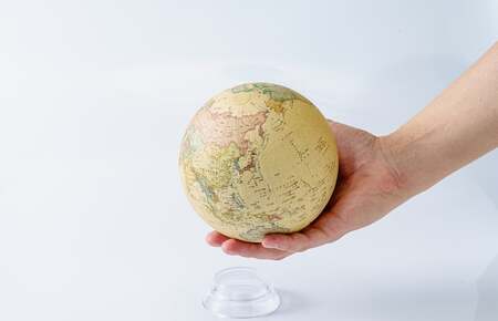 アンティーク地球儀 SHOWAGLOBES アンティークタイプ地球儀 13cm | 埼玉県 草加市 手貼り