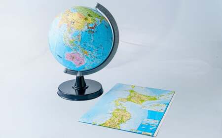 SHOWAGLOBES 絵入り地球儀21cm～地球儀のあるべき姿を求めて～（日本地図付）【インテリア 知育 お祝い ギフト】