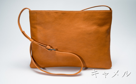 【ハンドメイド】ショルダーバッグ(横)/キャメル 横長サコッシュ ◇キャメル◇ ショルダーバッグ バッグ 鞄 ショルダー