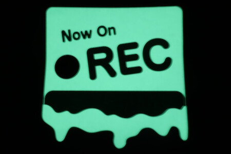 光るドラレコステッカー　ペイントAセット 2枚入り ドライブレコーダー ステッカー 防犯 車 煽り運転 抑止 蓄光 光る 車用