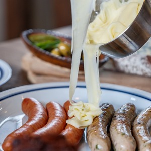 【贅沢な食卓セット】白カビドライソーセージ＆シャルキュトリー＆スイーツ 計9品セット 豚肉 豚レバー ベーコン おつまみ 盛り合わせ お取り寄せ ギフト デザート 北海道 せたな町 ふるさと納税