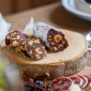 【おつまみソシソンセット】白カビドライソーセージ2本 ソシソンショコラ セット おつまみ 盛り合わせ お取り寄せ ギフト デザート 北海道 せたな町 ふるさと納税