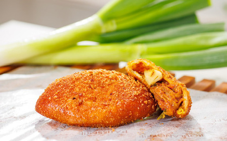 越谷ねぎのとろ~りカレーパン(6個入り) / パン 惣菜パン カレーパン 手軽 おやつ 軽食 朝食 夜食 冷凍パン 冷凍カレーパン 横綱ねぎ 自家製 ねぎカレー 越谷産 ねぎ ネギ 地元 野菜 贅沢 おすすめ 埼玉県 No.092