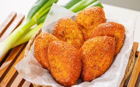 越谷ねぎのとろ~りカレーパン(6個入り) / パン 惣菜パン カレーパン 手軽 おやつ 軽食 朝食 夜食 冷凍パン 冷凍カレーパン 横綱ねぎ 自家製 ねぎカレー 越谷産 ねぎ ネギ 地元 野菜 贅沢 おすすめ 埼玉県 No.092