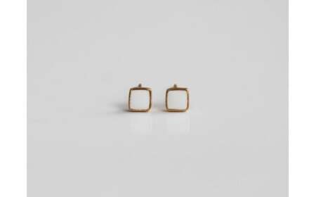 ピアス 四角 ホワイト K18 七宝 | ピアス アクセサリー Kenichi Kondo