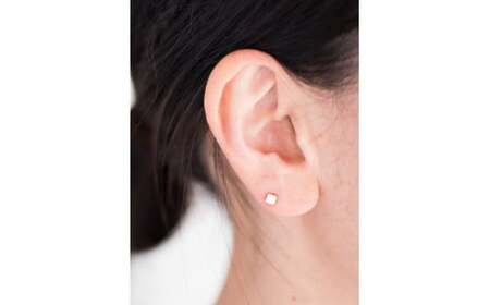 ピアス 四角 ホワイト K18 七宝 | ピアス アクセサリー Kenichi Kondo