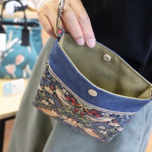 スマホが入る少し大きいポシェット(青×デニム)