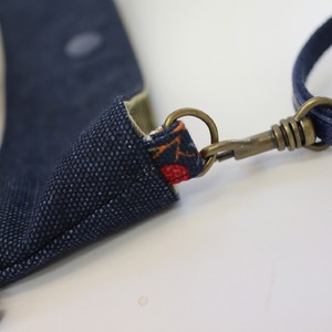 スマホが入る少し大きいポシェット(青×デニム)