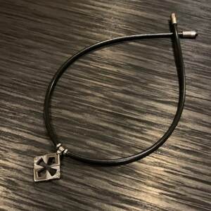 4clover　cross　ASHモデル(ツヤ消し仕上げ)スポーツネックレス_装飾品・工芸品 ペンダント・ネックレス アクセサリー _【配送不可地域：沖縄県】【1272959】