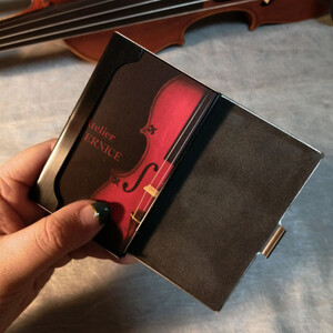 イタリア・クレモナで修行したバイオリン職人が作る二枚板継ぎ名刺ケース【ブラック】【1559385】