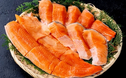 北海道産 船上活〆サクラマス 約2kg 【2026年4月上旬～5月上旬まで発送予定】 サクラマス 刺身 塩焼き ムニエル ホイル焼き 冷凍 魚 魚類 魚介 魚介類 食材 国産 マス 鱒 活〆 刺し身