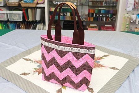パッチワークキルトのトートバッグ ピンク ブラウン 花 千葉県銚子市 ふるさと納税サイト ふるなび