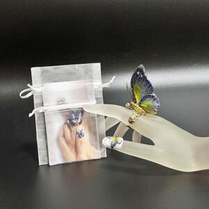 立体刺繍の蝶（パープルグリーン蝶）