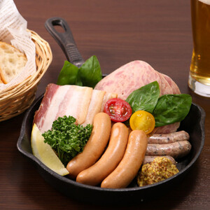 館山ハムのこだわり自家製ハム・ソーセージ等の詰め合わせ　6品以上　化粧箱入り_美味しい ハム ソーセージ ベーコン 詰め合わせ 自家製 千葉県 館山ハム 送料無料 贈答 ギフト_【配送不可地域：離島】【1348410】